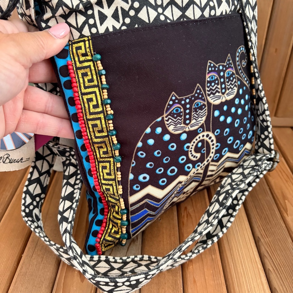 Laurel Burch Beaded Cat
Crossbody Bag Boho Tribal Art
Shoulder Purse - Picture 3 of 9